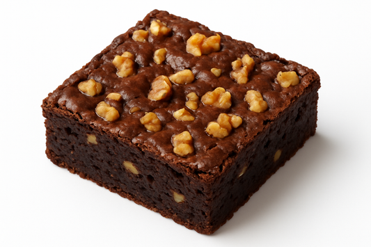 Classic Walnut Brownie enun fondo blanco 